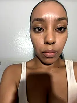 Snapshot of juicyyy323 chatting on November 12, 2025, 7:53 am juicyyy323 online show from November 12, 2025, 7:53 am