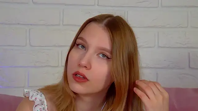Snapshot of LiliLinn chatting on June 27, 2026, 4:28 am LiliLinn online show from June 27, 2026, 4:28 am