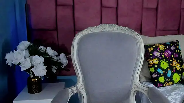 NinaInk online show from January 25, 2025, 12:05 pm