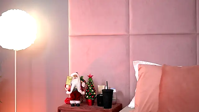 AlmaLuv online show from December 17, 2025, 4:51 am