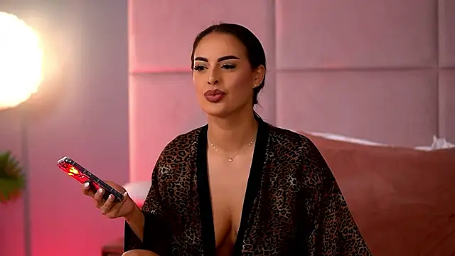 AlmaLuv online show from February 14, 2026, 5:04 am