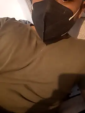 Snapshot of wildboy_simon chatting on December 31, 2024, 5:29 pm wildboy simon online show from December 31, 2024, 5:29 pm