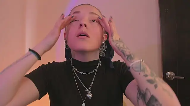 Snapshot of tekila__ chatting on February 8, 2025, 5:29 pm tekila online show from February 8, 2025, 5:29 pm