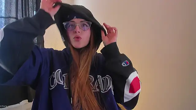 Snapshot of tekila__ chatting on March 12, 2025, 7:28 pm tekila online show from March 12, 2025, 7:28 pm