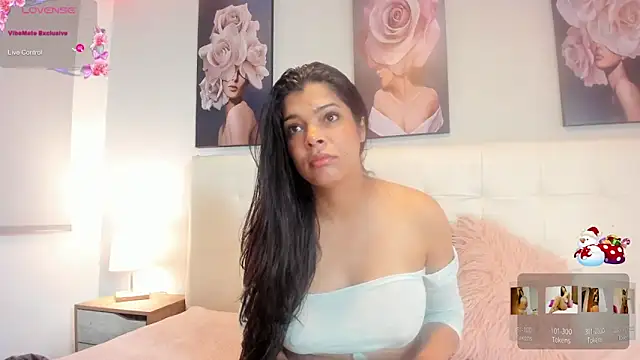 Snapshot of Sweetdreamses_ chatting on December 6, 2024, 12:16 pm Sweetdreamses online show from December 6, 2024, 12:16 pm