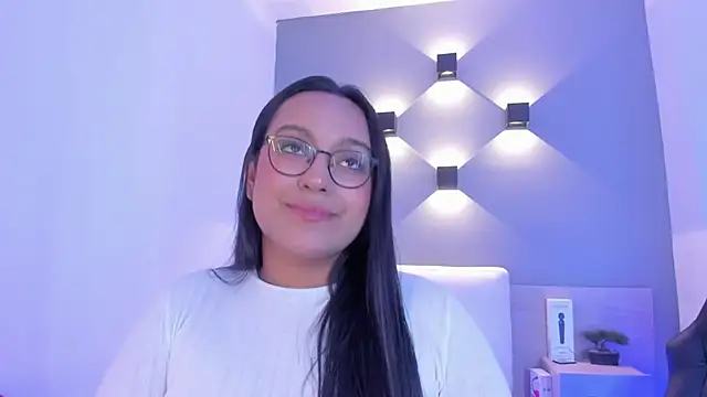 Snapshot of ellamontoya chatting on December 27, 2024, 4:15 am ellamontoya online show from December 27, 2024, 4:15 am