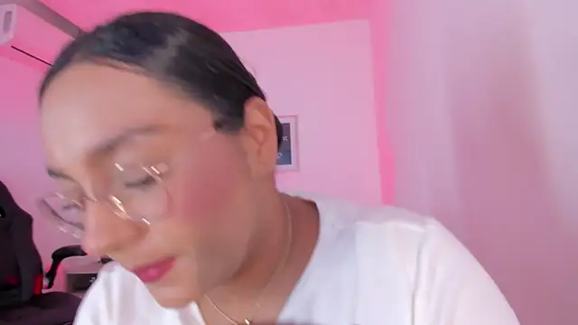 ellamontoya online show from January 13, 2026, 12:21 pm