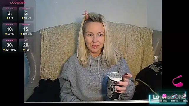 Angelamariexox online show from October 21, 2025, 4:51 pm