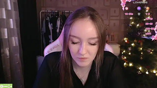 Snapshot of MoonlishSiren chatting on January 13, 2025, 8:58 pm MoonlishSiren online show from January 13, 2025, 8:58 pm