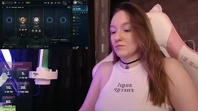 Snapshot of MoonlishSiren chatting on February 26, 2025, 8:11 pm MoonlishSiren online show from February 26, 2025, 8:11 pm