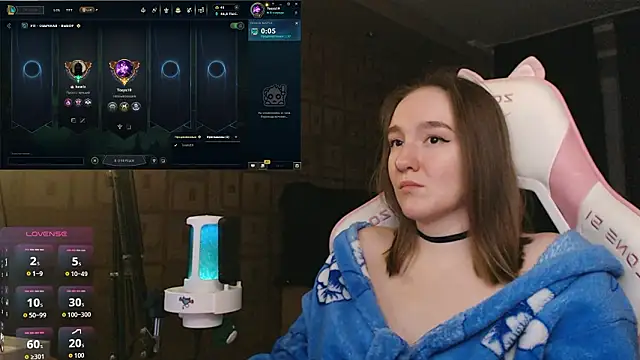 Snapshot of MoonlishSiren chatting on February 6, 2026, 8:45 pm MoonlishSiren online show from February 6, 2026, 8:45 pm