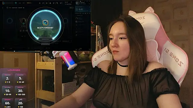 Snapshot of MoonlishSiren chatting on March 3, 2026, 9:21 pm MoonlishSiren online show from March 3, 2026, 9:21 pm