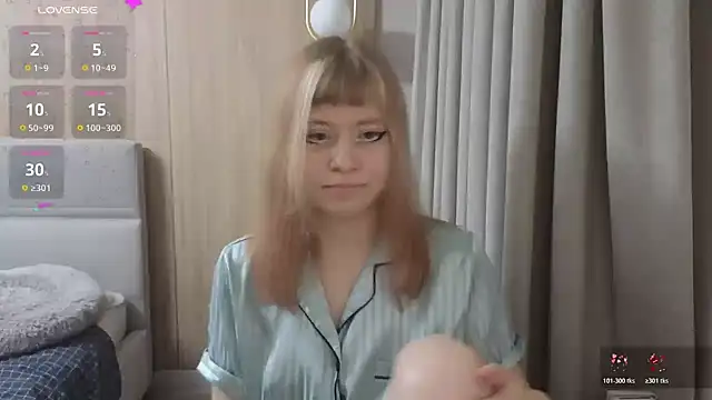 HermioneHHH online show from November 18, 2025, 8:46 pm