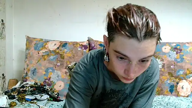 Snapshot of Sophie_Bell chatting on June 29, 2026, 8:20 pm Sophie Bell online show from June 29, 2026, 8:20 pm