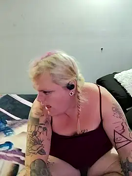 Snapshot of Trans_Girl_next_door420 chatting on January 18, 2025, 3:53 am Trans Girl next door420 online show from January 18, 2025, 3:53 am