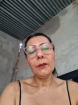 Mia-funny20 online show from April 16, 2026, 8:42 pm