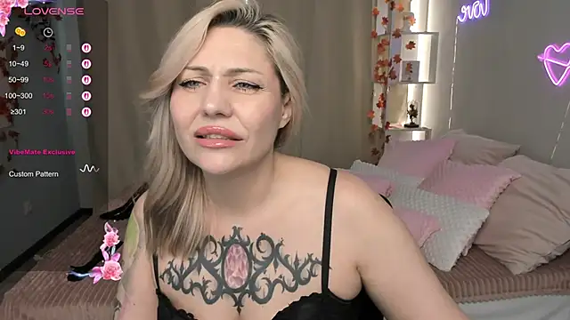 Snapshot of fucking_punishment chatting on November 1, 2025, 9:44 am fucking punishment online show from November 1, 2025, 9:44 am