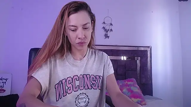 Snapshot of alejandrafitt chatting on January 21, 2025, 8:43 pm alejandrafitt online show from January 21, 2025, 8:43 pm