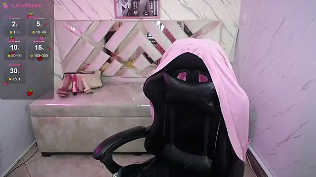 Snapshot of Paula_b_ chatting on September 23, 2025, 12:41 pm Paula b online show from September 23, 2025, 12:41 pm