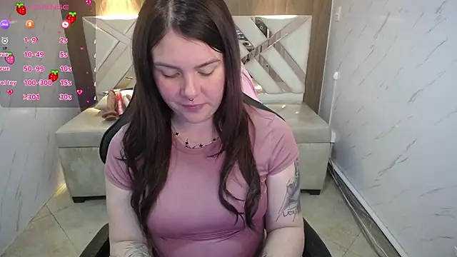 Snapshot of Paula_b_ chatting on October 2, 2025, 12:45 pm Paula b online show from October 2, 2025, 12:45 pm