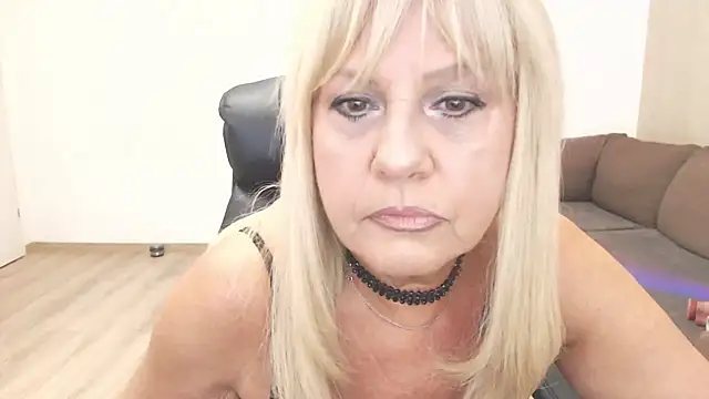 amberdoll4u online show from July 2, 2026, 5:02 am