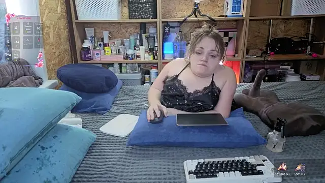 Snapshot of MiniNatalie chatting on February 24, 2026, 9:40 am MiniNatalie online show from February 24, 2026, 9:40 am