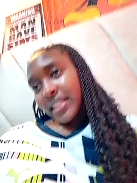 Snapshot of Sweet_mella chatting on April 18, 2026, 7:07 pm Sweet mella online show from April 18, 2026, 7:07 pm