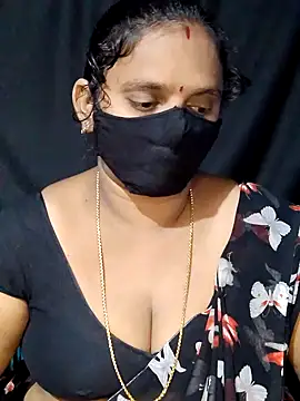 vintage-vibs online show from October 3, 2025, 5:54 pm