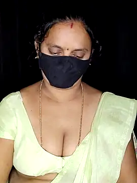 vintage-vibs online show from November 30, 2025, 8:46 pm