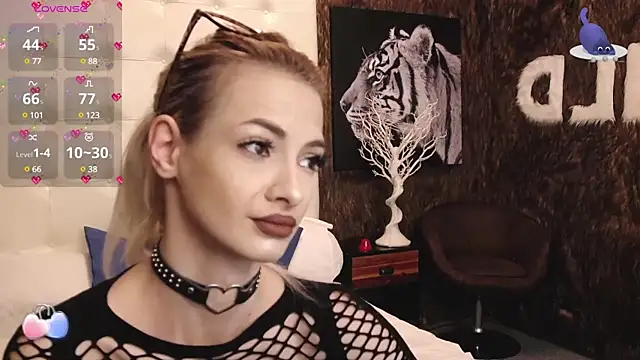 Snapshot of PinkySparks chatting on February 26, 2025, 8:22 pm PinkySparks online show from February 26, 2025, 8:22 pm