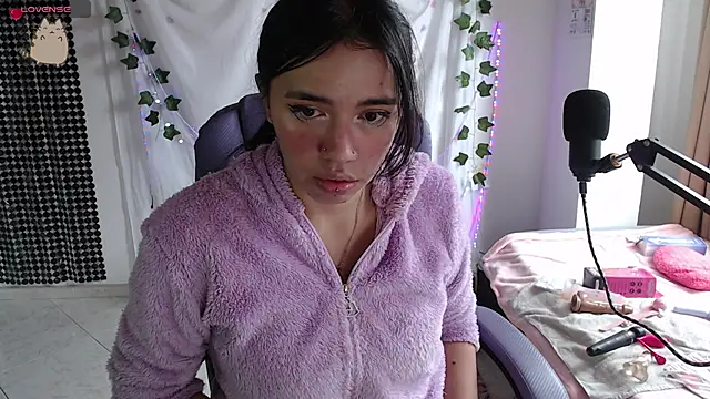 sophie north online show from February 3, 2026, 5:51 pm