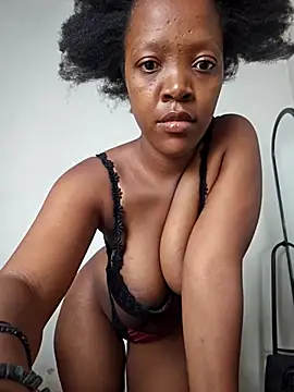 curvysexybody online show from March 29, 2026, 8:36 am