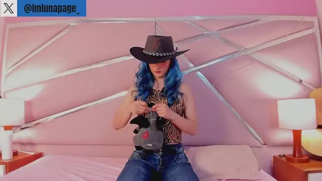 Snapshot of Lunapage chatting on February 26, 2025, 4:14 pm Lunapage online show from February 26, 2025, 4:14 pm