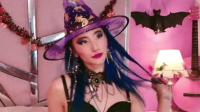 Snapshot of Lunapage chatting on October 14, 2025, 8:20 pm Lunapage online show from October 14, 2025, 8:20 pm