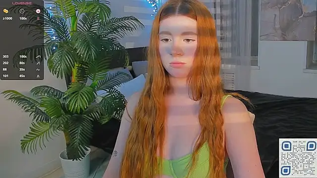 Snapshot of Freckle_Diyana chatting on February 24, 2025, 4:49 am Freckle Diyana online show from February 24, 2025, 4:49 am