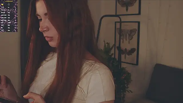 Snapshot of Freckle_Diyana chatting on October 14, 2025, 3:57 pm Freckle Diyana online show from October 14, 2025, 3:57 pm