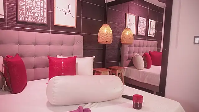 Snapshot of Bella_TS_ chatting on January 10, 2026, 10:25 pm Bella TS online show from January 10, 2026, 10:25 pm