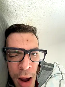 Snapshot of sperakevin98 chatting on November 5, 2025, 2:06 pm sperakevin98 online show from November 5, 2025, 2:06 pm