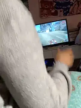 Snapshot of KimiAqua chatting on December 21, 2024, 7:49 pm KimiAqua online show from December 21, 2024, 7:49 pm