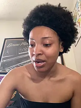 Snapshot of KimiAqua chatting on February 20, 2025, 9:20 pm KimiAqua online show from February 20, 2025, 9:20 pm