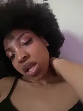 Snapshot of KimiAqua chatting on March 5, 2025, 11:05 pm KimiAqua online show from March 5, 2025, 11:05 pm