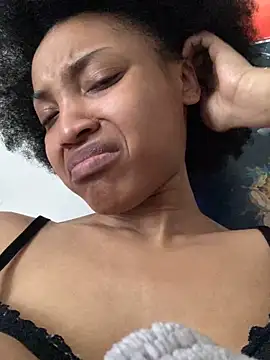 Snapshot of KimiAqua chatting on March 10, 2025, 5:50 pm KimiAqua online show from March 10, 2025, 5:50 pm