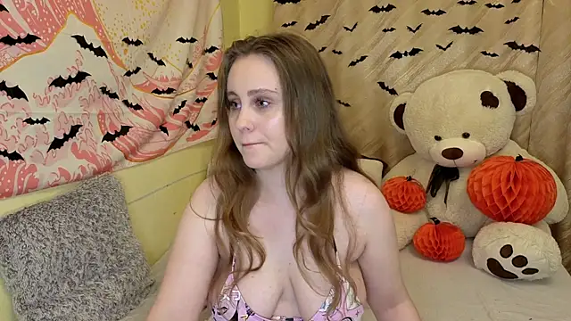 Snapshot of Sellya_Houston chatting on October 22, 2025, 8:19 pm Sellya Houston online show from October 22, 2025, 8:19 pm