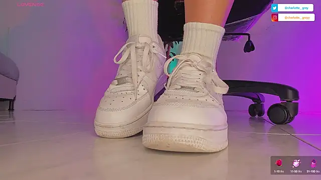 charlotte  grey online show from September 25, 2025, 8:23 pm