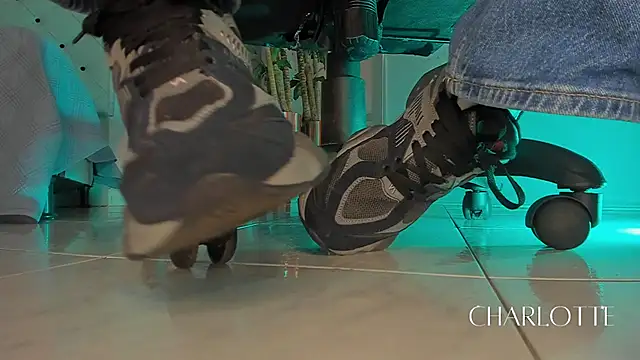 charlotte  grey online show from January 10, 2026, 8:21 pm