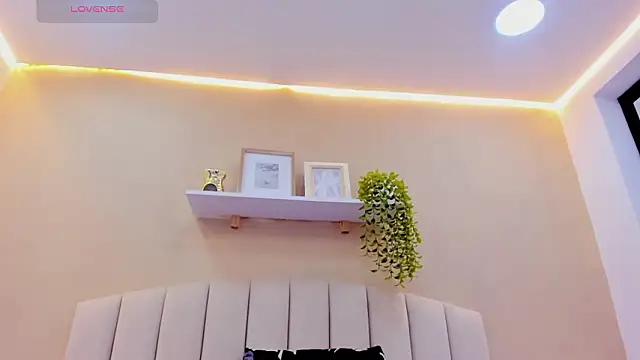 Snapshot of Mia_thompson_19 chatting on February 16, 2026, 7:10 pm Mia thompson 19 online show from February 16, 2026, 7:10 pm