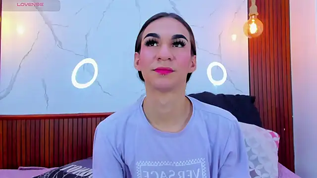 Mia thompson 19 online show from April 1, 2026, 7:22 pm