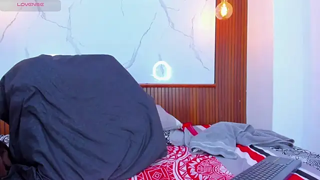 Mia thompson 19 online show from April 2, 2026, 7:11 pm