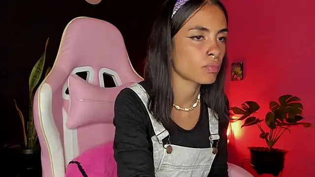 Juanadearco5 online show from February 4, 2025, 12:08 am