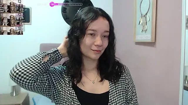 Snapshot of lanna_1878 chatting on January 9, 2025, 1:45 pm lanna 1878 online show from January 9, 2025, 1:45 pm